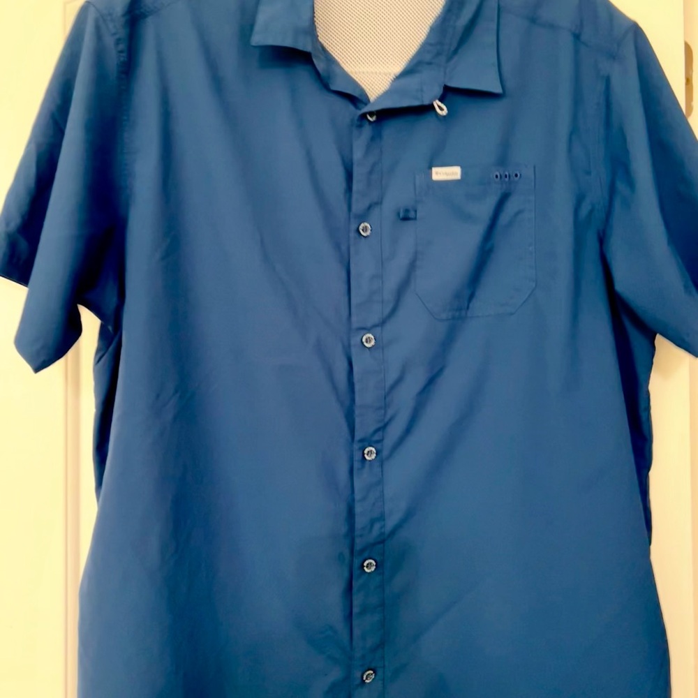 Columbia Men's Casual Blue Button Down Shirt